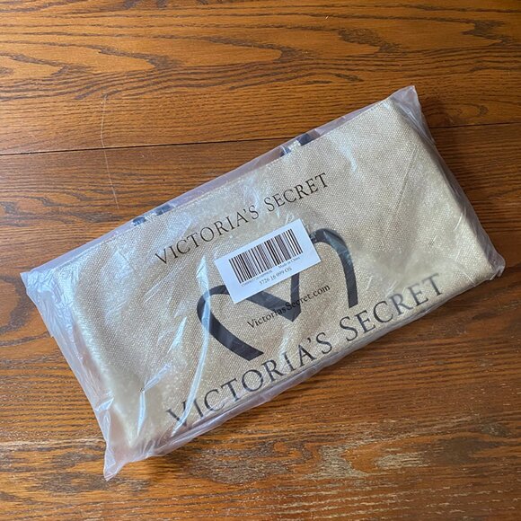 Victoria’s Secret 2017 Fashion Show  Limited Edition Silver Glitter Tote Bag NWT - Picture 4 of 4